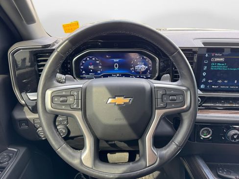 Used 2022 Chevrolet Silverado 1500 LT AWD/4WD image 10