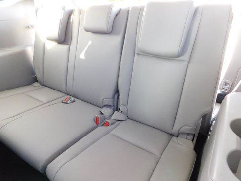 Certified 2019 Toyota Highlander XLE FWD image 22