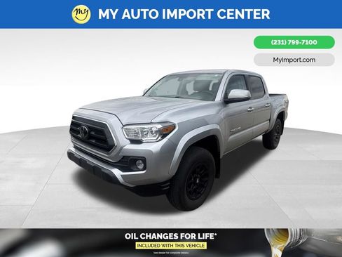 Certified 2022 Toyota Tacoma SR5 w/ Technology Package AWD/4WD image 3