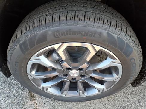 New 2027 GMC Terrain Elevation w/ Elevation Premium Package AWD/4WD image 13