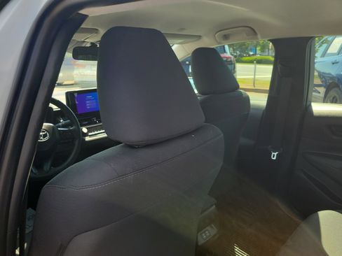 Used 2024 Toyota Corolla LE w/ LE Convenience Package FWD image 12