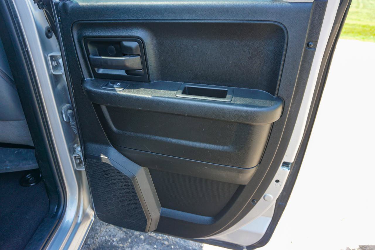 Used 2019 RAM 1500 Express w/ Express Value Package AWD/4WD image 22
