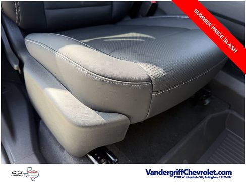 Used 2026 Chevrolet Traverse LT w/ Driver Confidence Package FWD image 24