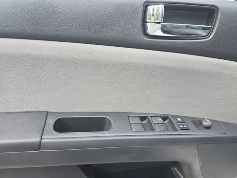 Used 2011 Nissan Sentra 2.0 SR w/ Convenience Pkg FWD image 4