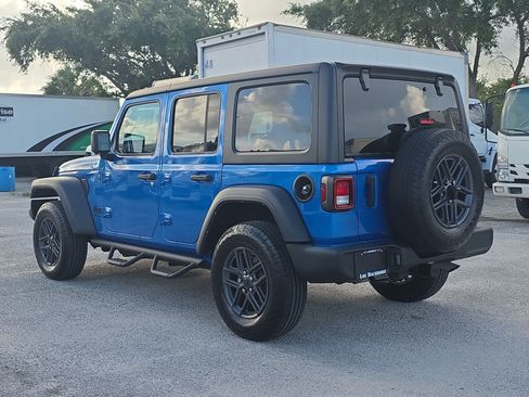 Used 2024 Jeep Wrangler Unlimited Sport AWD/4WD image 5
