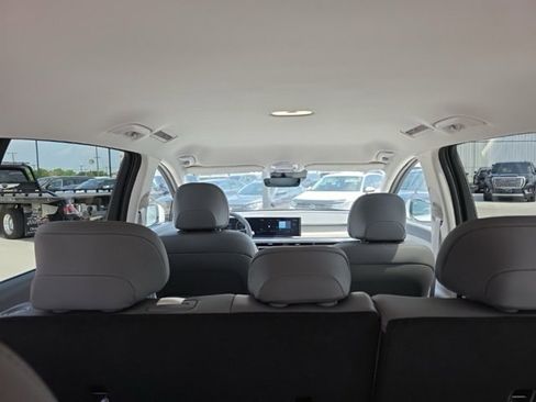 New 2026 Hyundai Ioniq 9 Limited image 13