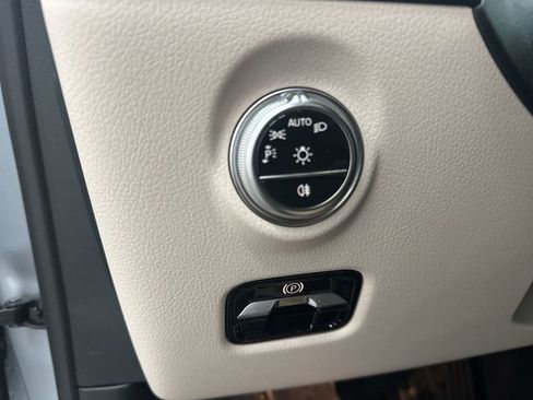 Used 2025 Mercedes-Benz C 300 Sedan image 17