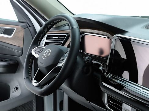 New 2026 Volkswagen Atlas SE FWD image 35