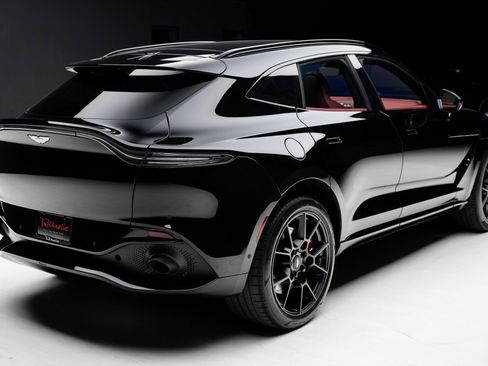 Used 2021 Aston Martin DBX image 33