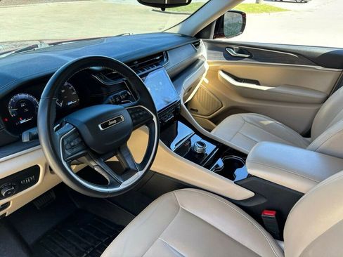 Used 2021 Jeep Grand Cherokee L Limited image 10