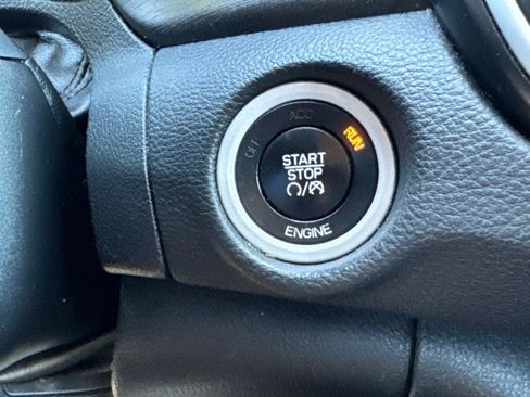 Used 2016 Chrysler 200 Limited FWD image 15