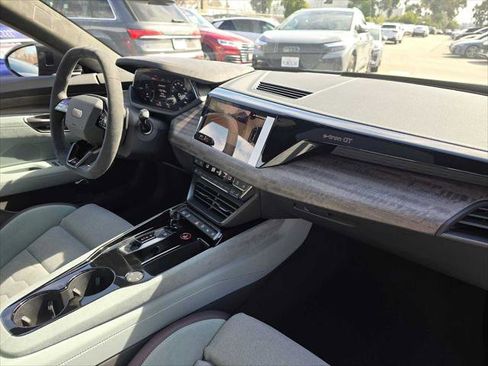 New 2025 Audi S e-tron GT Prestige image 13