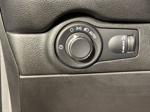 Used 2023 Dodge Durango AWD image 17