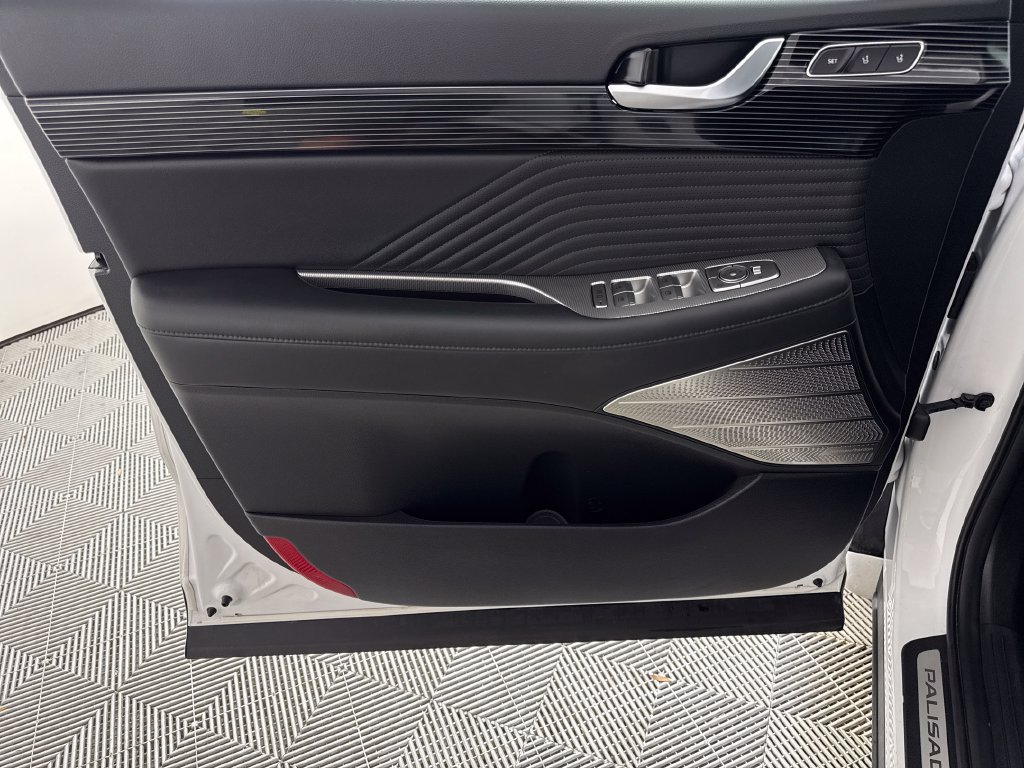 Used 2024 Hyundai Palisade Calligraphy FWD image 12