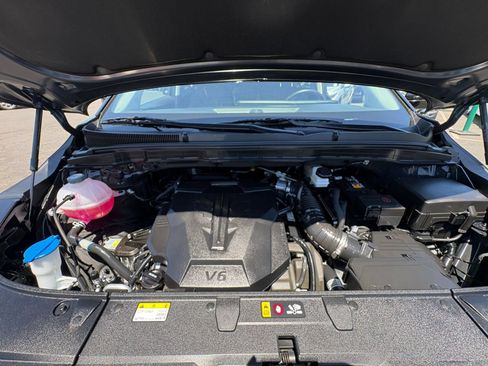 Used 2026 Kia Carnival FWD image 35
