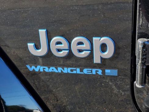 Used 2025 Jeep Wrangler Sahara w/ Safety Group AWD/4WD image 30