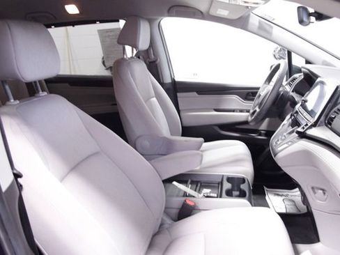 Certified 2024 Honda Odyssey EX image 14