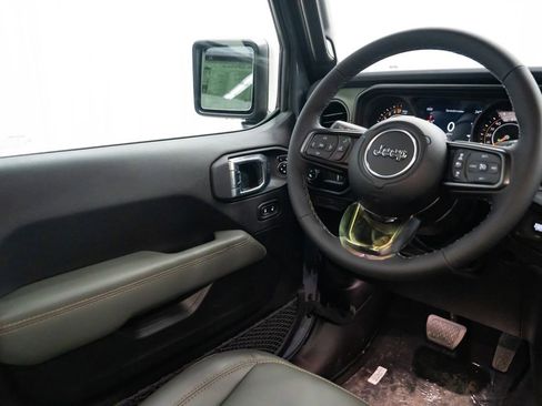 New 2026 Jeep Gladiator Mojave image 11