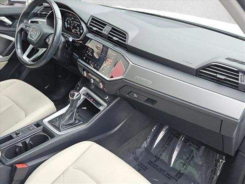 Used 2024 Audi Q3 2.0T Premium w/ Convenience Package image 21