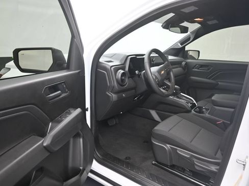 Used 2026 Chevrolet Colorado W/T w/ WT Custom Package RWD image 10