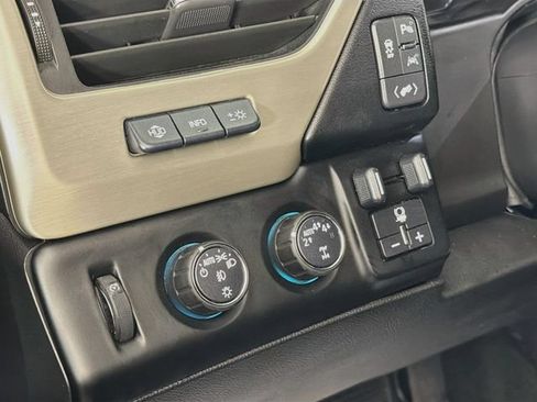 Used 2018 GMC Yukon Denali AWD/4WD image 10
