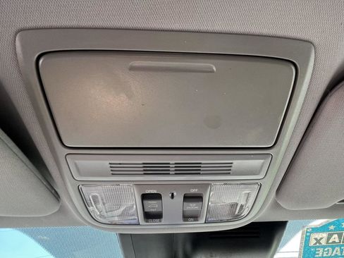 Used 2018 Honda CR-V EX image 9