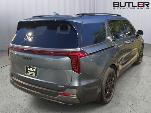 Used 2025 Kia Carnival SX Prestige FWD image 8