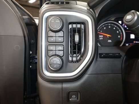 Certified 2020 Chevrolet Silverado 1500 LTZ w/ Technology Package image 11