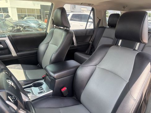 Used 2017 Toyota 4Runner SR5 Premium AWD/4WD image 8