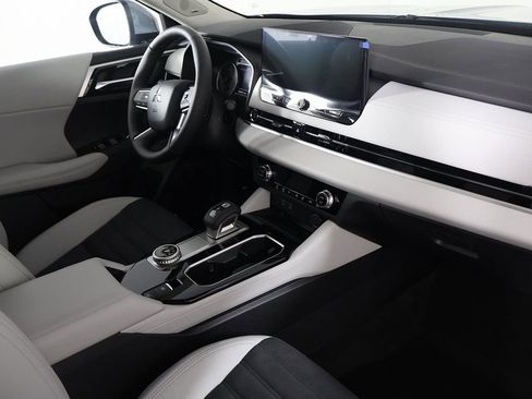 New 2026 Mitsubishi Outlander SE FWD image 27