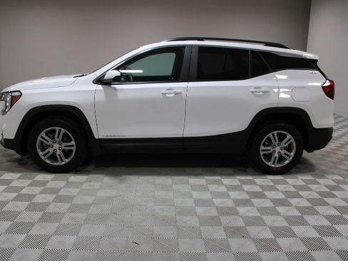 Used 2022 GMC Terrain SLE w/ Driver Convenience Package image 7