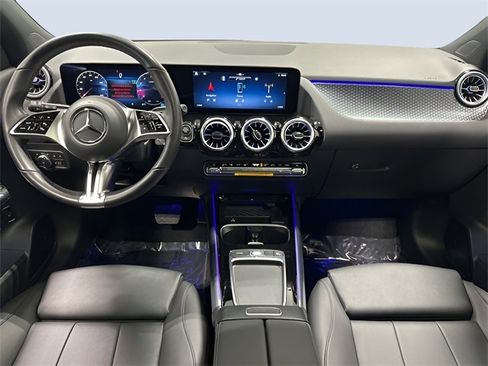 Used 2025 Mercedes-Benz GLA 250 4MATIC image 13