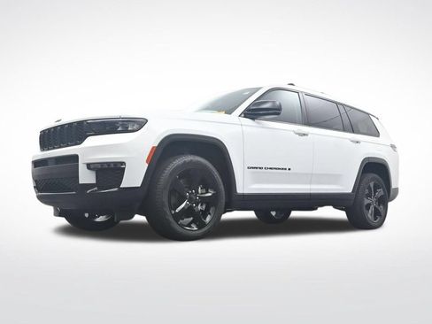 Used 2023 Jeep Grand Cherokee L Limited w/ Black Appearance Package AWD/4WD image 30