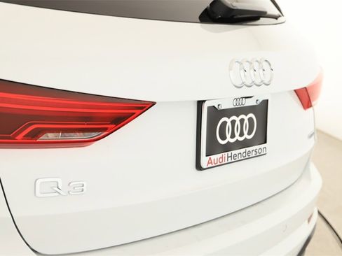 New 2025 Audi Q3 2.0T Premium image 29