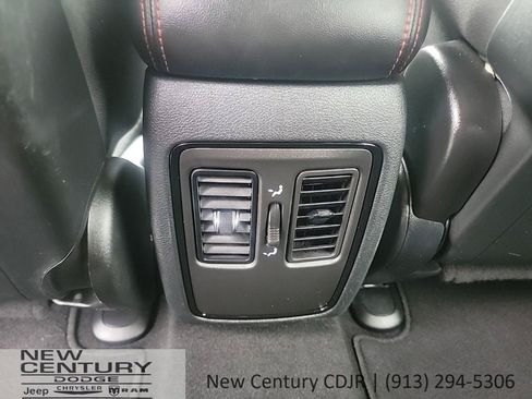 Used 2025 Dodge Durango GT AWD/4WD image 18