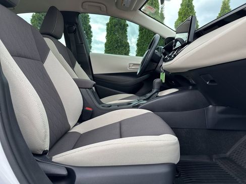 Certified 2025 Toyota Corolla LE image 29