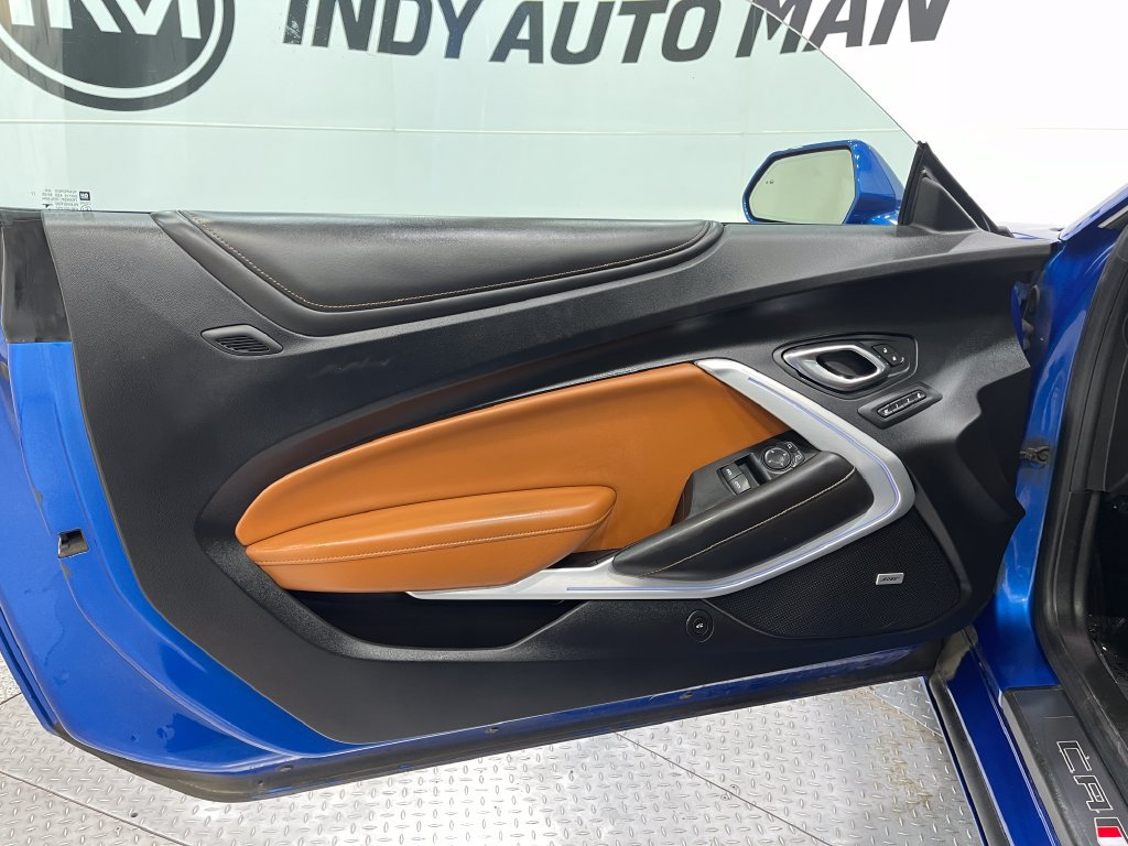 Used 2018 Chevrolet Camaro SS RWD image 15