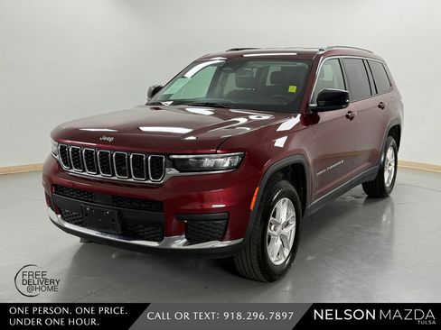 Used 2023 Jeep Grand Cherokee L Laredo image 1