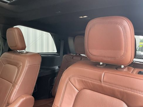 Used 2023 Lincoln Aviator Reserve w/ Equipment Group 201A AWD/4WD image 13