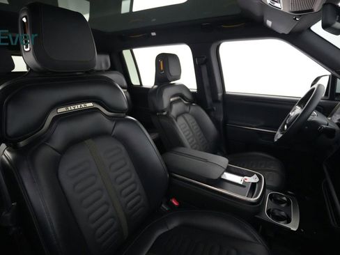 Used 2025 Rivian R1S Adventure AWD/4WD image 23