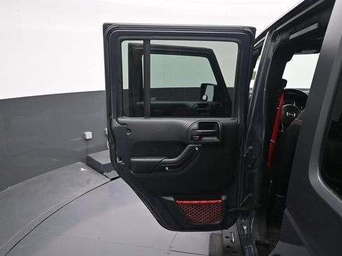 Used 2018 Jeep Wrangler Unlimited Rubicon AWD/4WD image 27