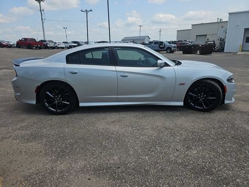 Used 2019 Dodge Charger Scat Pack w/ Navigation & Travel Group RWD image 6