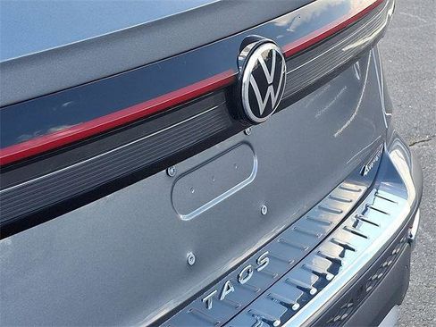 New 2025 Volkswagen Taos SEL image 24