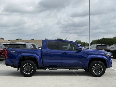 Used 2025 Toyota Tacoma TRD Sport image 3