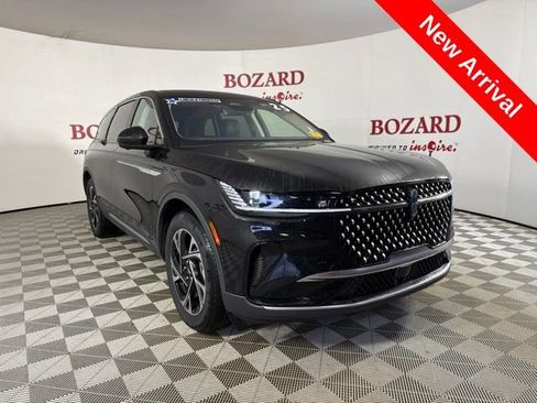 Used 2025 Lincoln Nautilus Premier AWD/4WD image 1