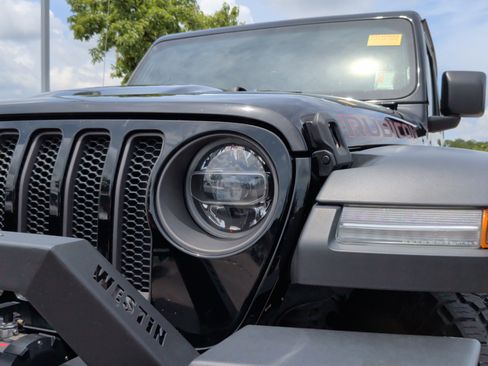Used 2022 Jeep Wrangler Unlimited Rubicon w/ LED Lighting Group AWD/4WD image 3