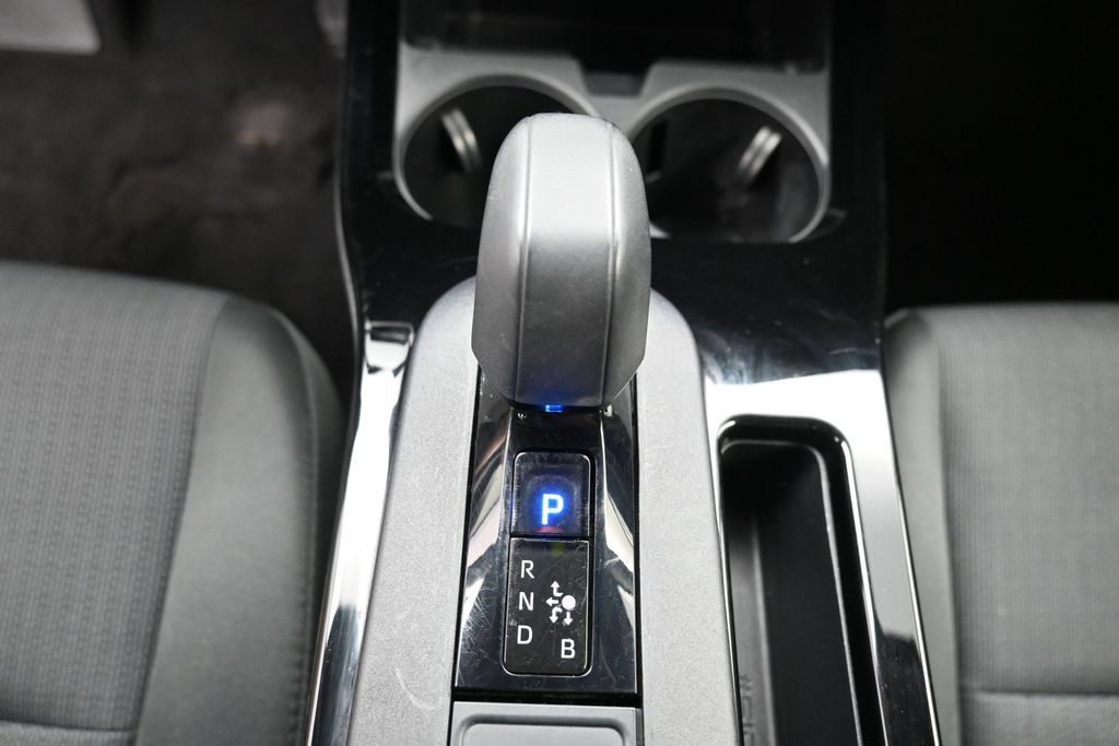 Certified 2024 Toyota Prius LE FWD image 22