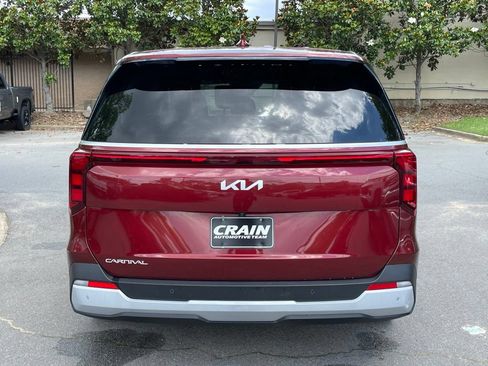 Used 2025 Kia Carnival FWD image 6