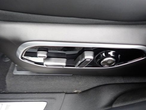 New 2025 Jeep Grand Cherokee Summit image 15