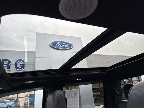 Used 2021 Ford F150 Platinum w/ FX4 Off-Road Package image 21